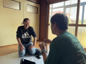 実家　片付け　遺品整理　笑顔